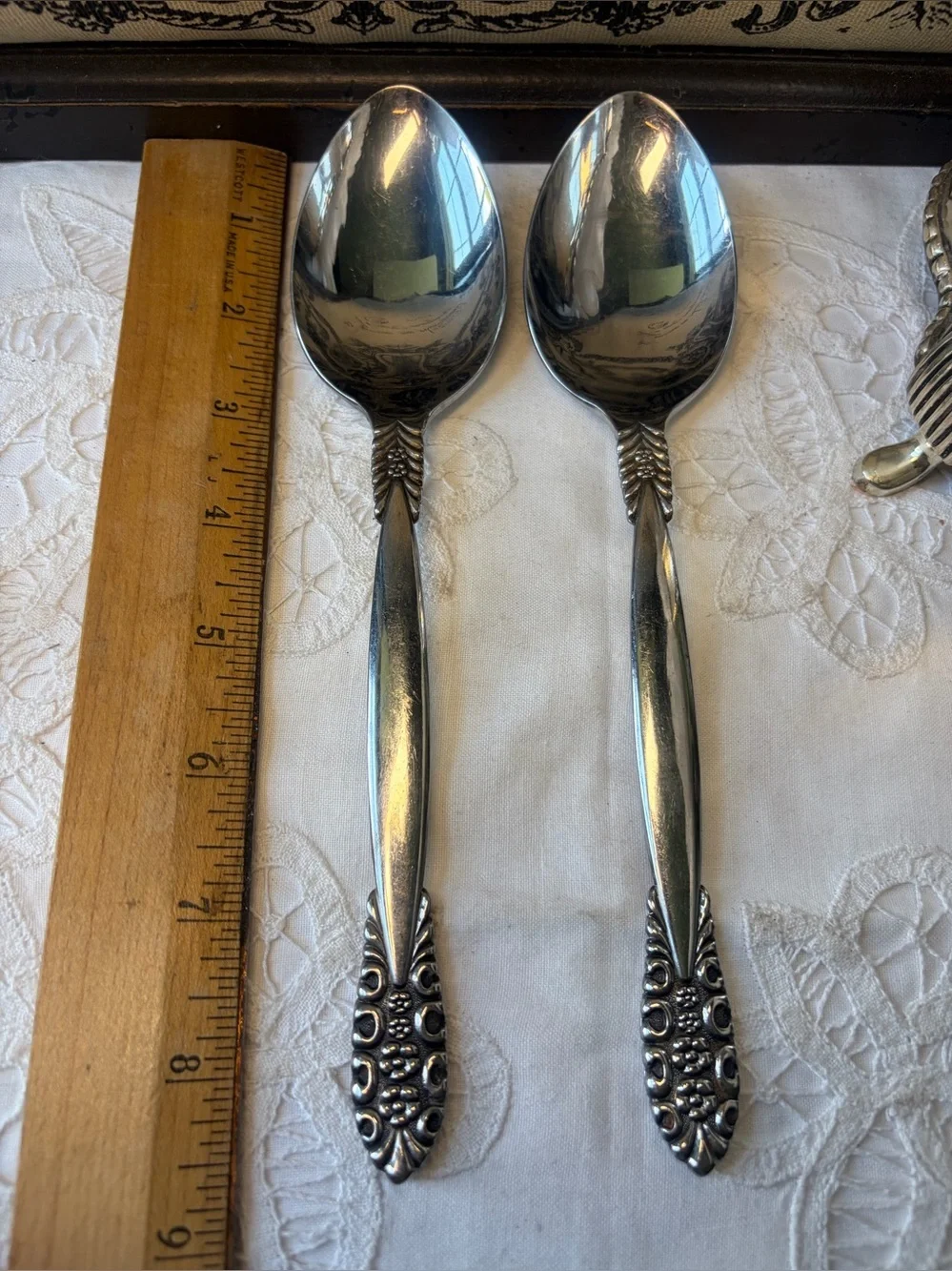 Utica floral stainless